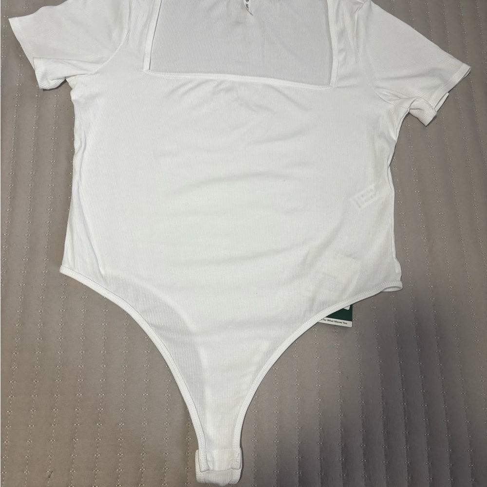 HALARA White Ribbed Bodysuit
